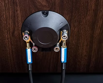 Skye Mounted Cable
